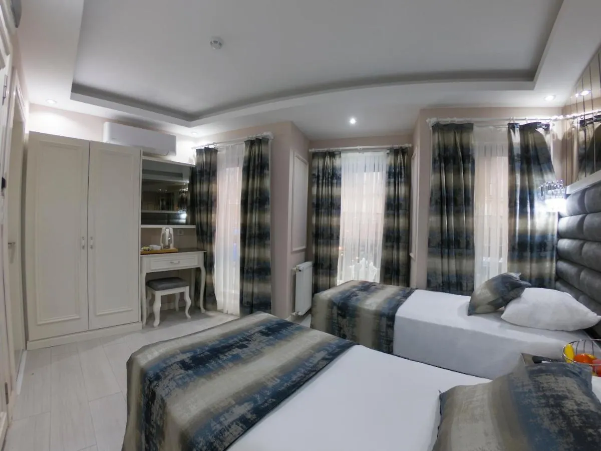 Crowned Hotel Istanbul