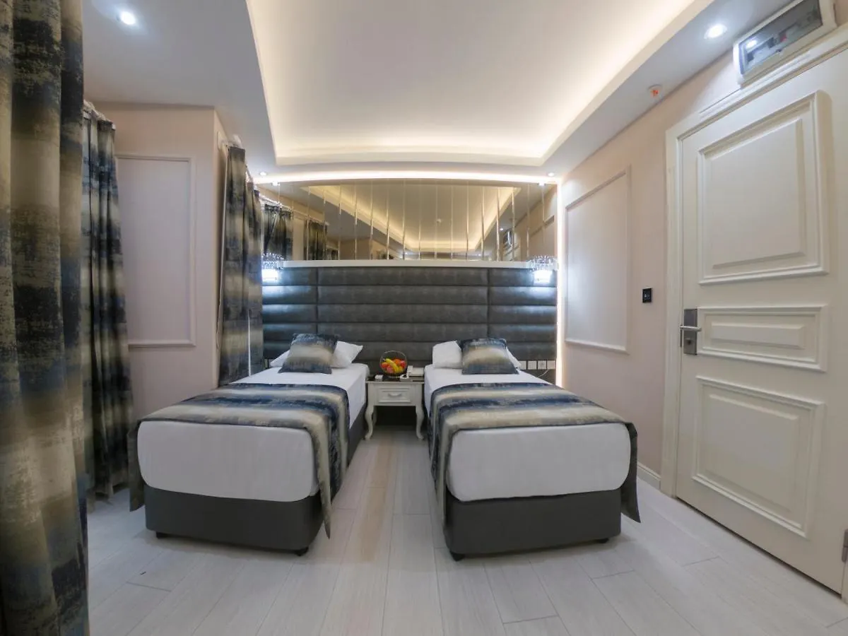 Crowned Hotel Istanbul