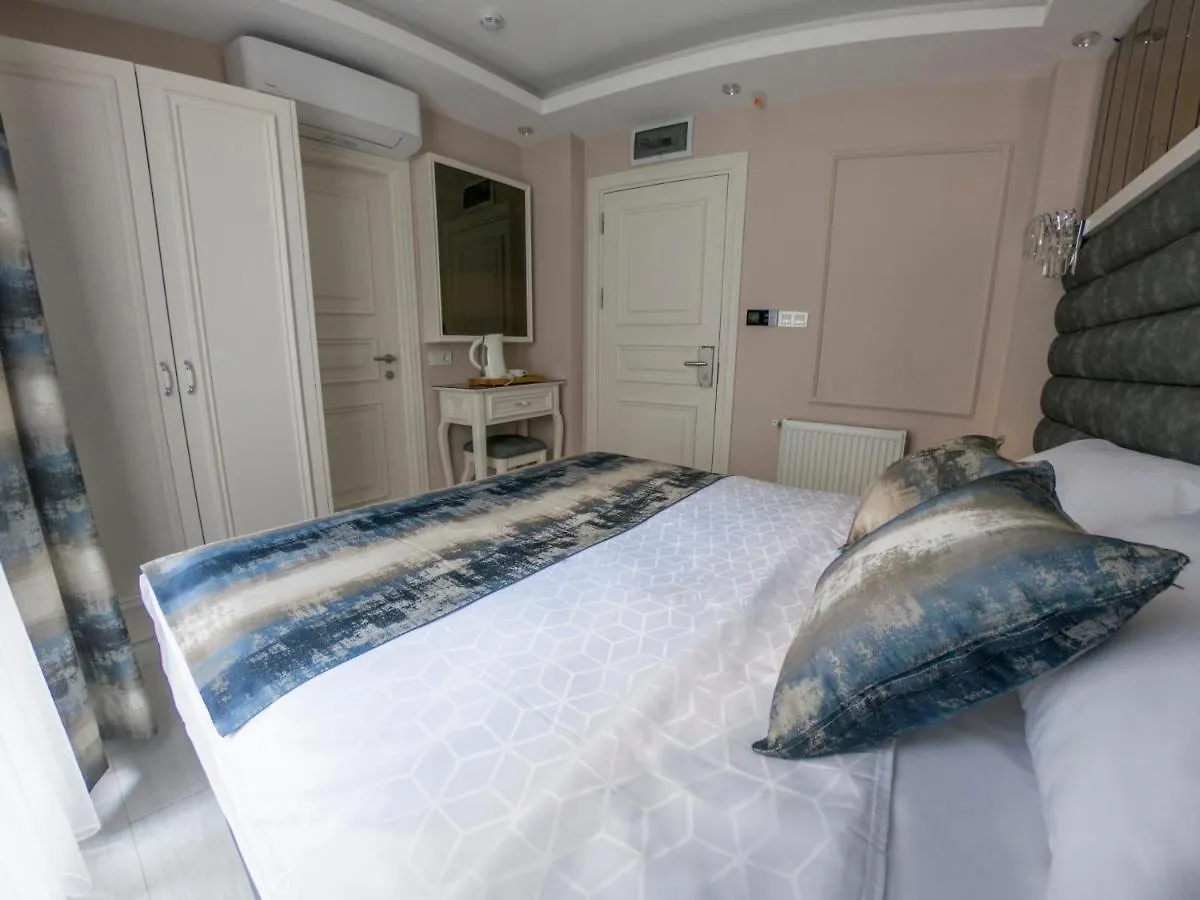 Crowned Hotel Istanbul