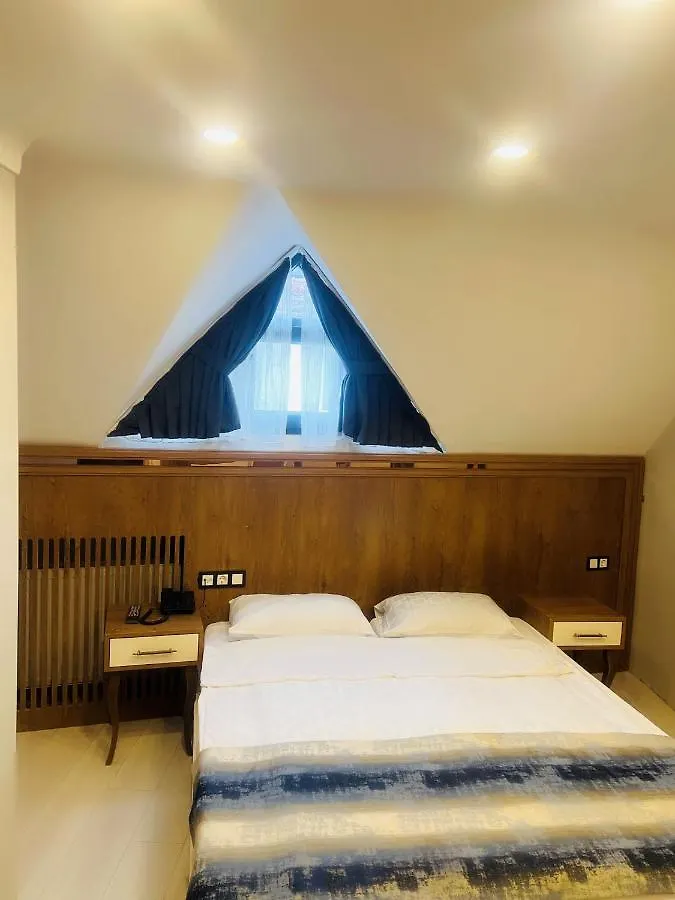 Crowned Hotel Istanbul