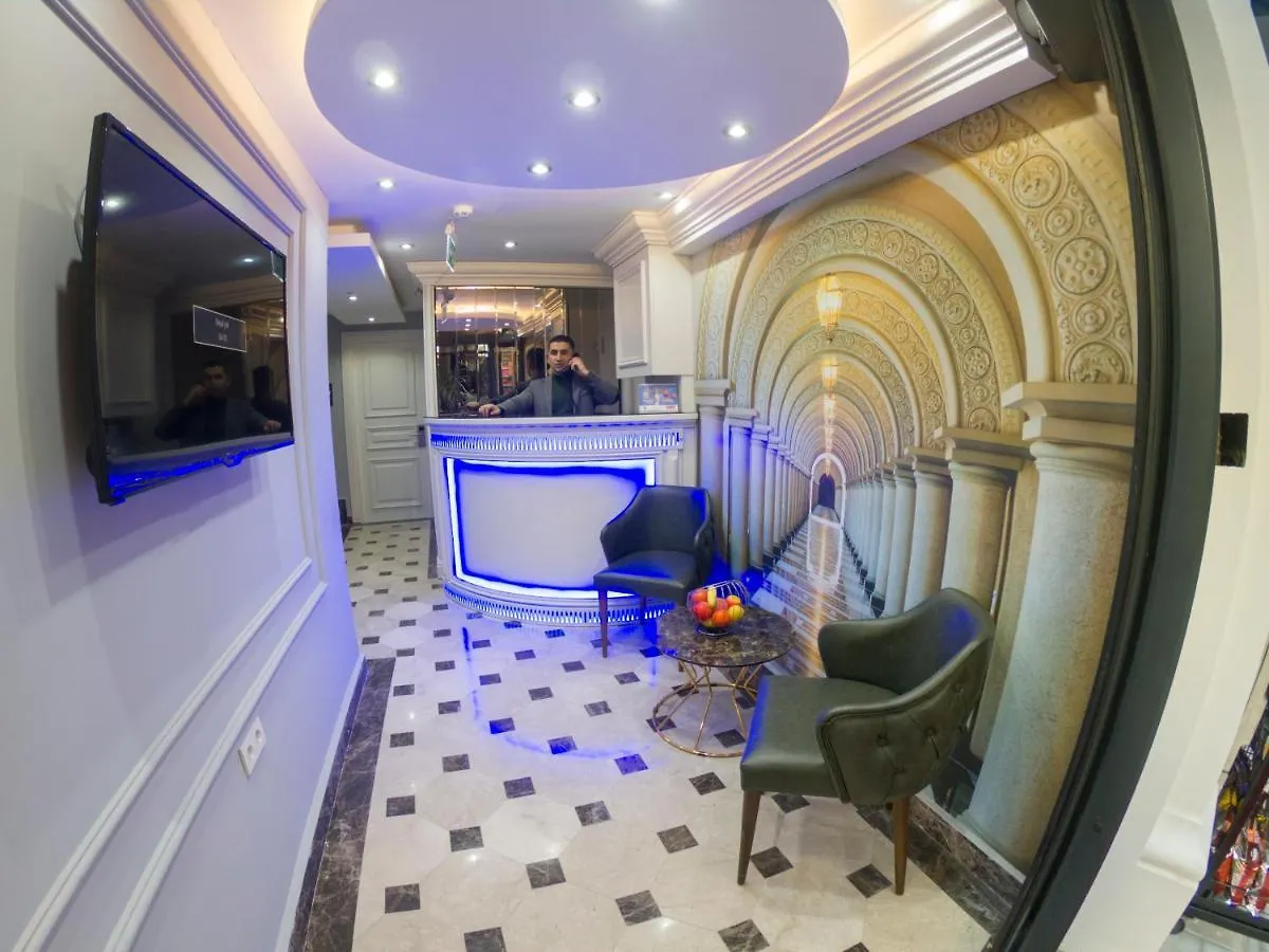 Crowned Hotel Istanbul